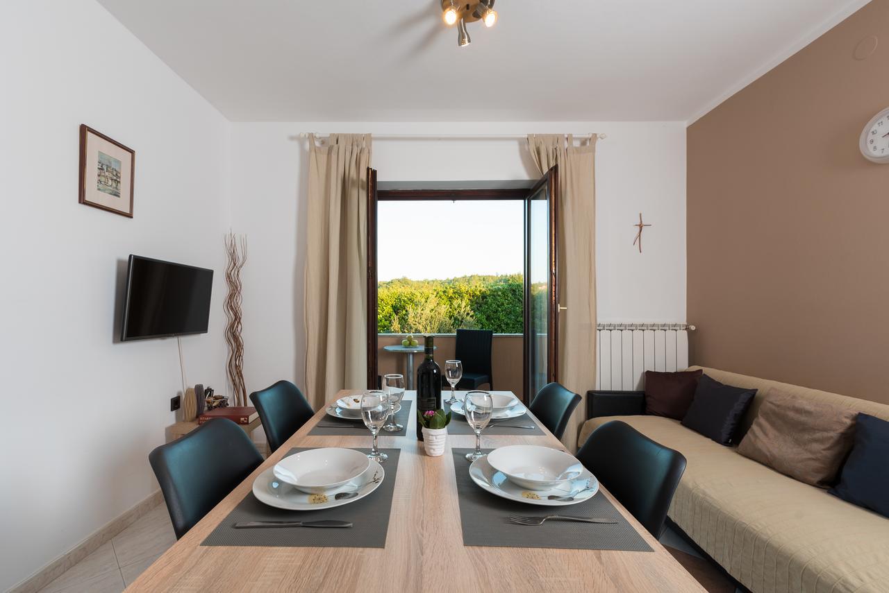 Apartments Karlo & Ivona 라빈 외부 사진