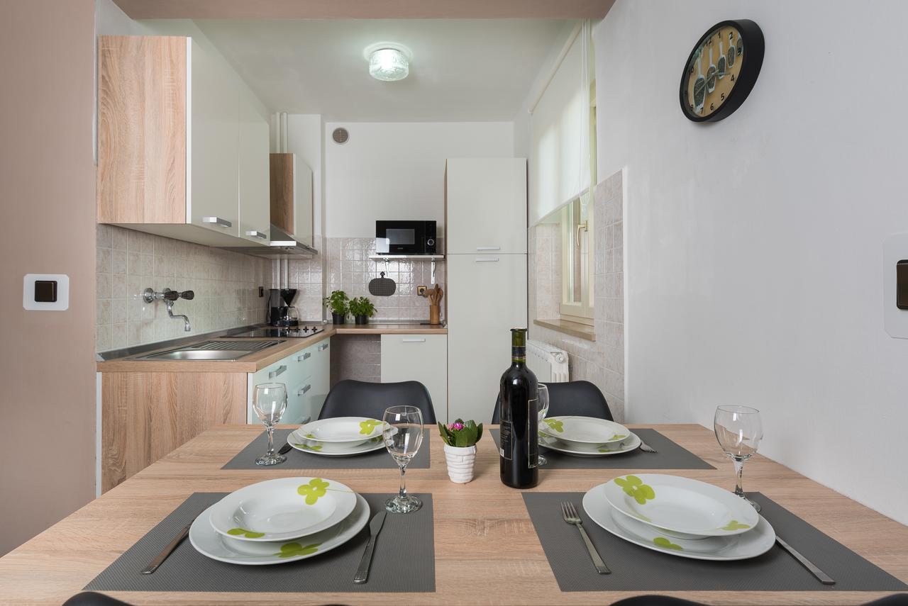 Apartments Karlo & Ivona 라빈 외부 사진